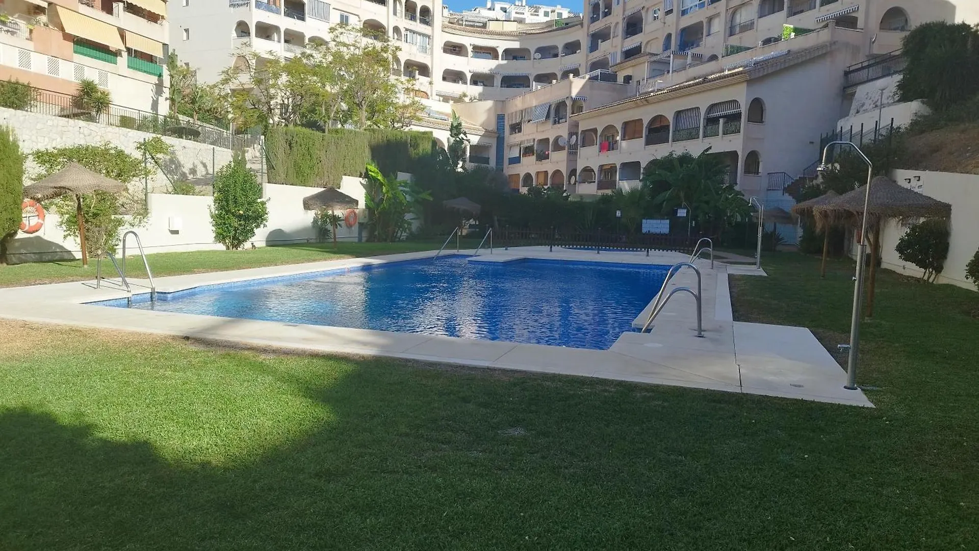 Piso De 1 Dormitorio Urb Torrequebrada 베날마데나코스타