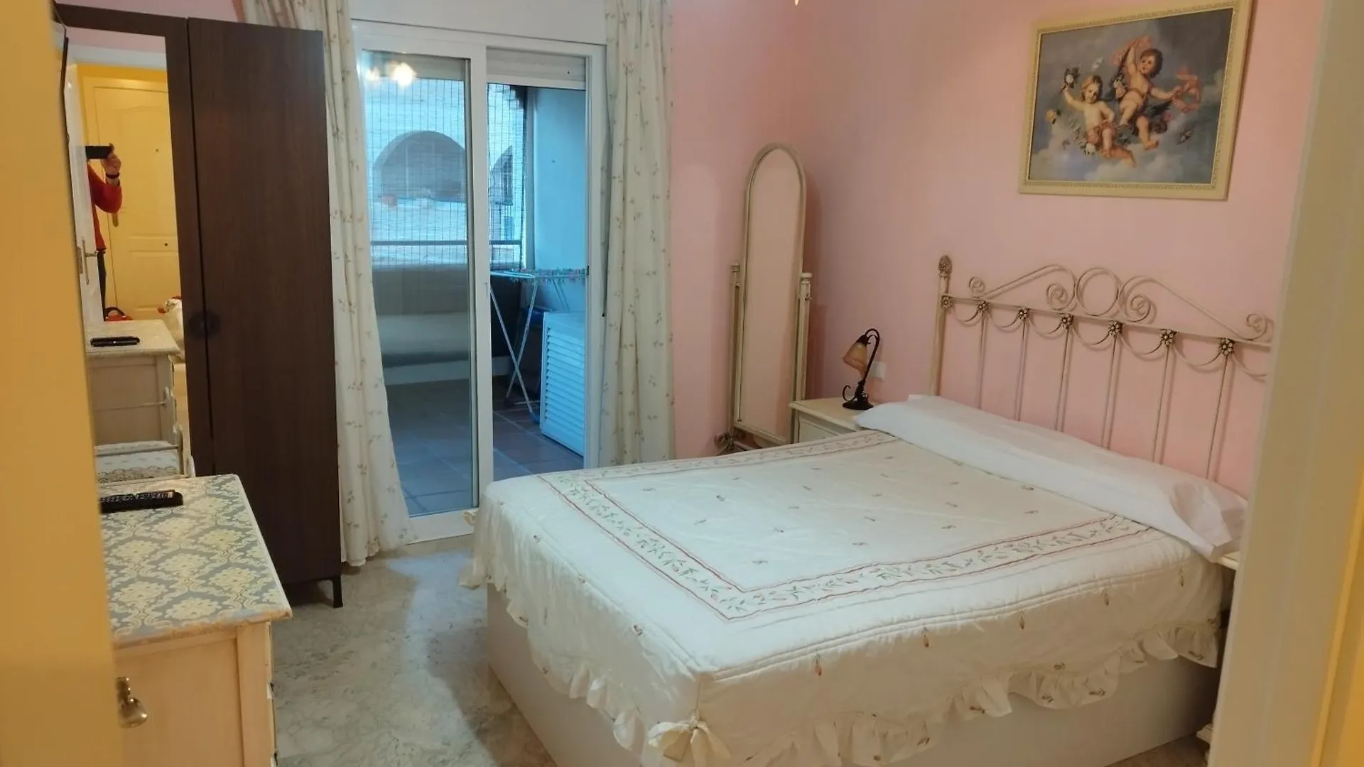 Piso De 1 Dormitorio Urb Torrequebrada 베날마데나코스타